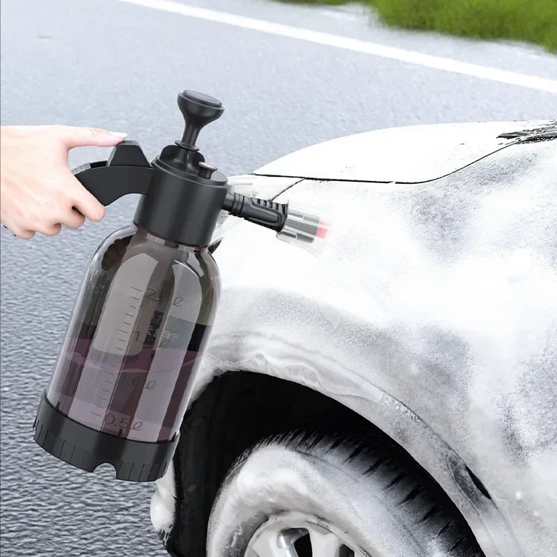 FoamSpray | Ervaar hoe eenvoudig en effectief het kan zijn om je auto te reinigen