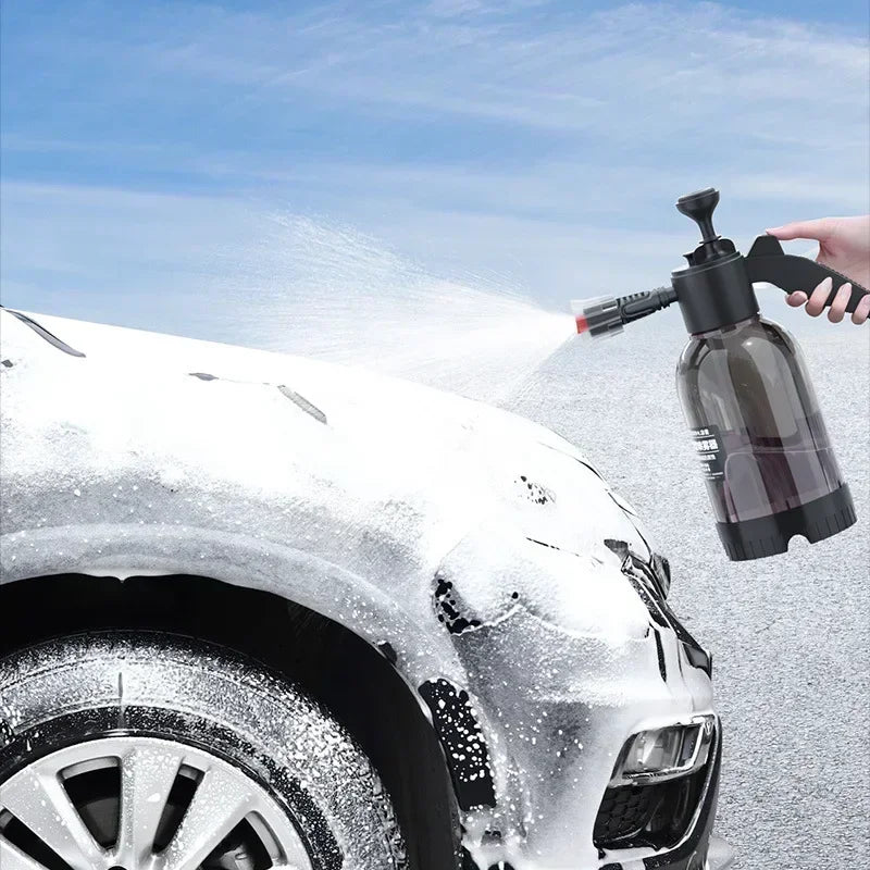 FoamSpray | Ervaar hoe eenvoudig en effectief het kan zijn om je auto te reinigen