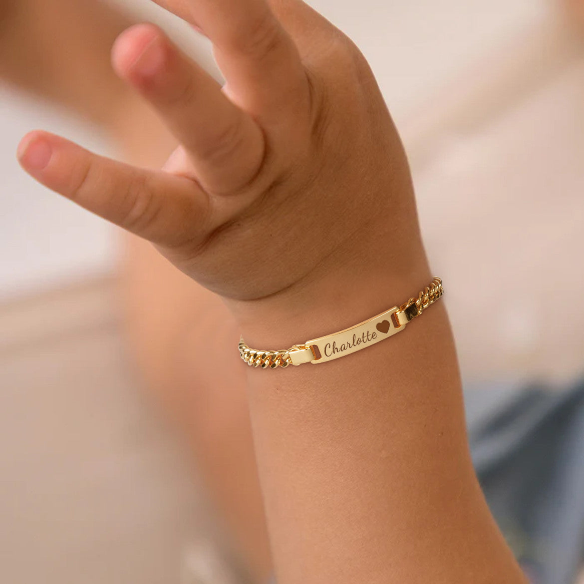 BabyBond | Vereeuwig de naam van je baby op een elegante armband